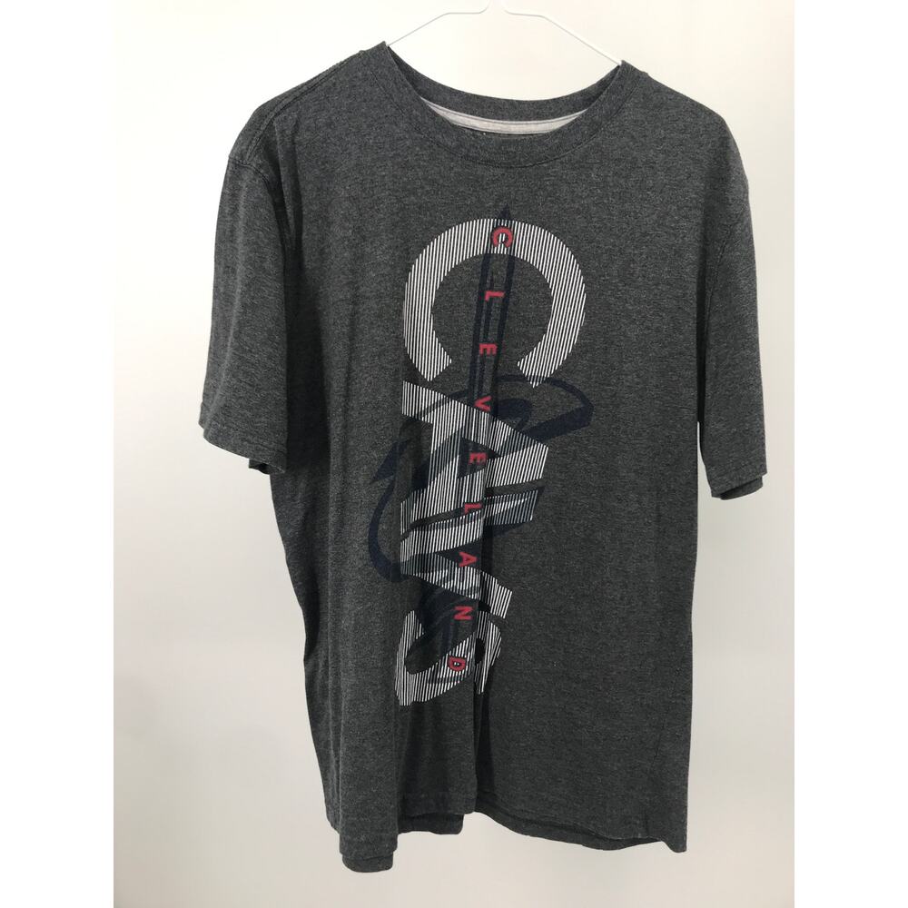 NBA UNK Cleveland Cavalier Mens Graphic  Short Sleeve T-Shirt L